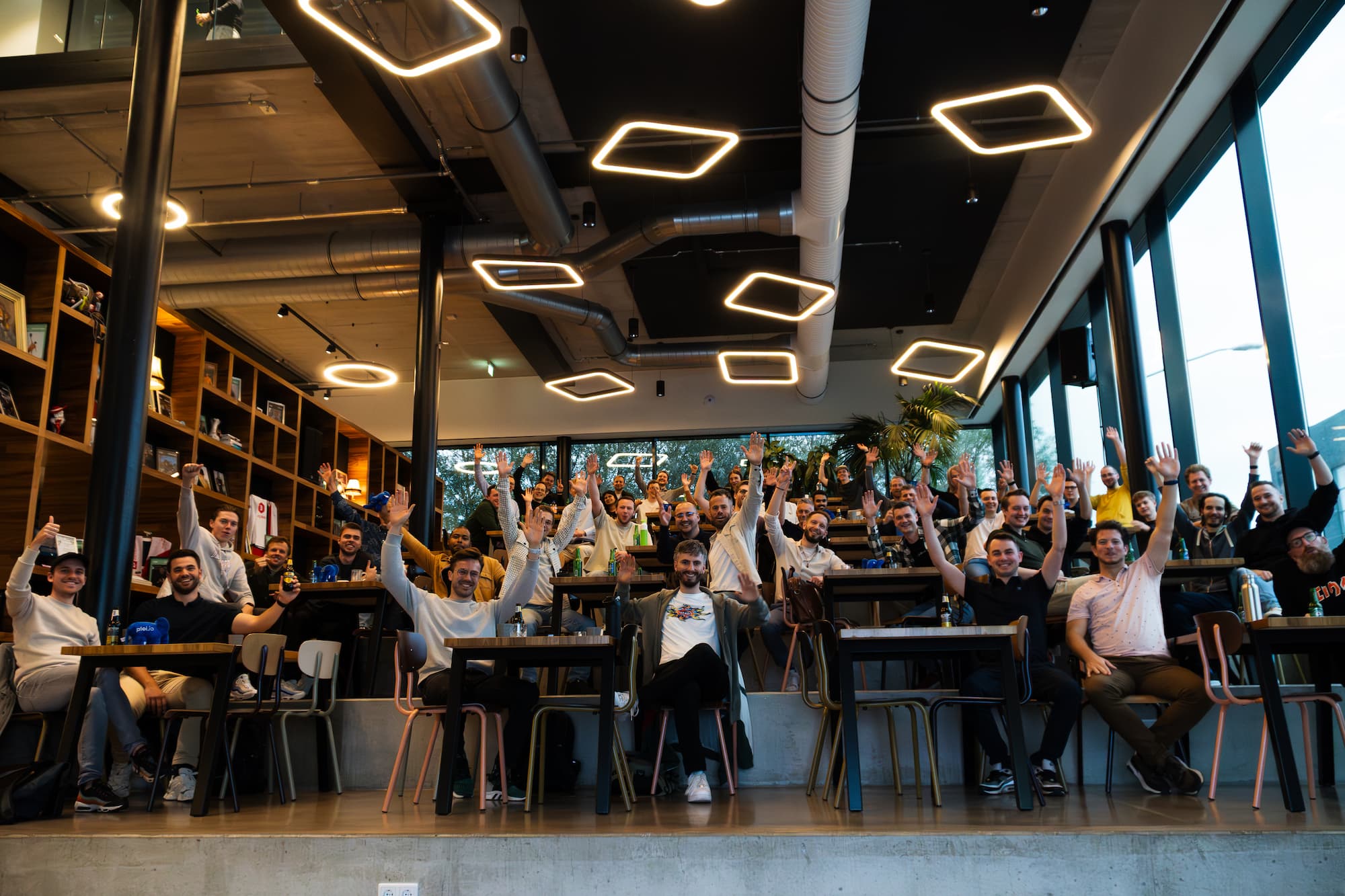 Group photo of all the attendees of the meetup